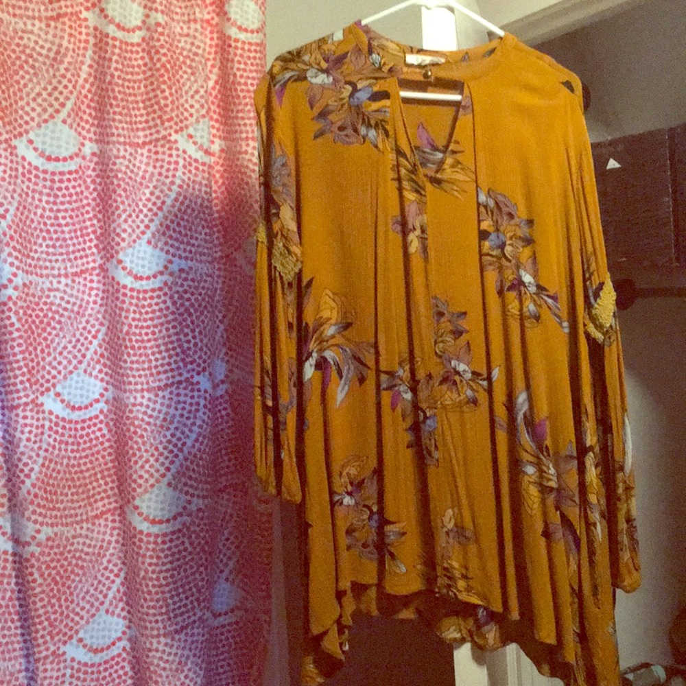 Flowy, flowery fall tunic.
